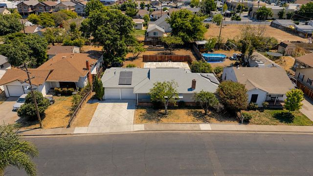 324 Sycamore Ave, Manteca, CA 95336