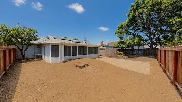 324 Sycamore Ave, Manteca, CA 95336