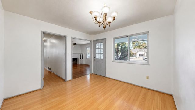 324 Sycamore Ave, Manteca, CA 95336