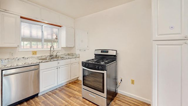 324 Sycamore Ave, Manteca, CA 95336