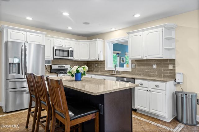 123 Halfmoon Drive, Guilderland, NY 12009
