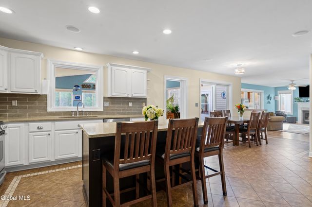 123 Halfmoon Drive, Guilderland, NY 12009