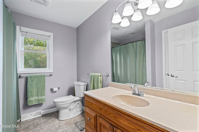 123 Halfmoon Drive, Guilderland, NY 12009