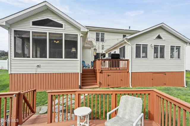 123 Halfmoon Drive, Guilderland, NY 12009