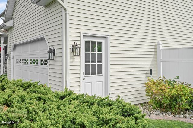 123 Halfmoon Drive, Guilderland, NY 12009