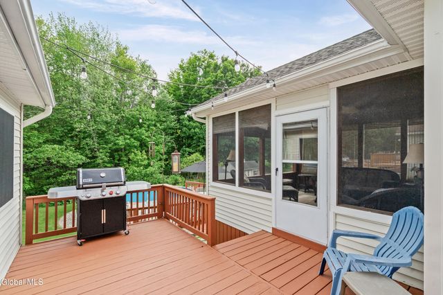 123 Halfmoon Drive, Guilderland, NY 12009