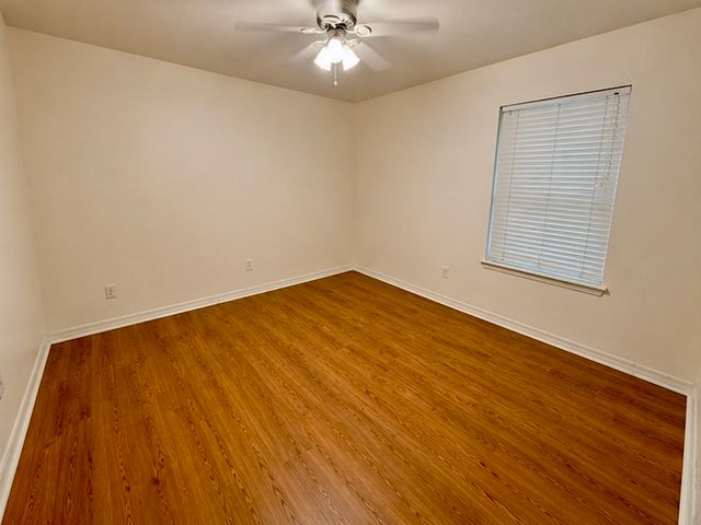 1711 N University Drive, Russellville, AR 72801