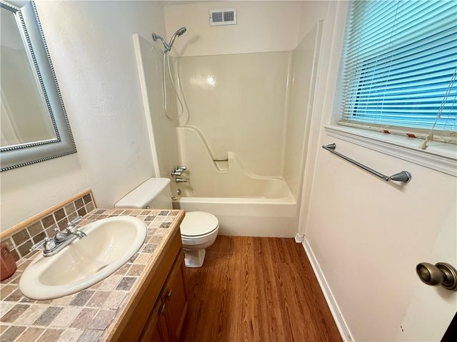 1711 N University Drive, Russellville, AR 72801