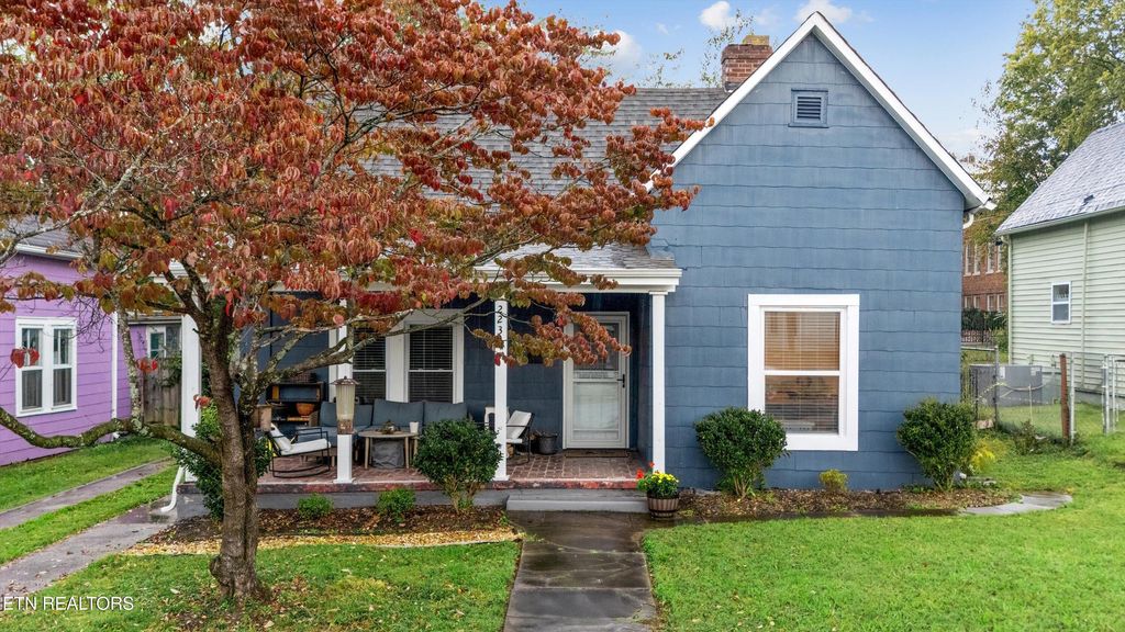 223 E Oak Hill Ave, Knoxville, TN 37917