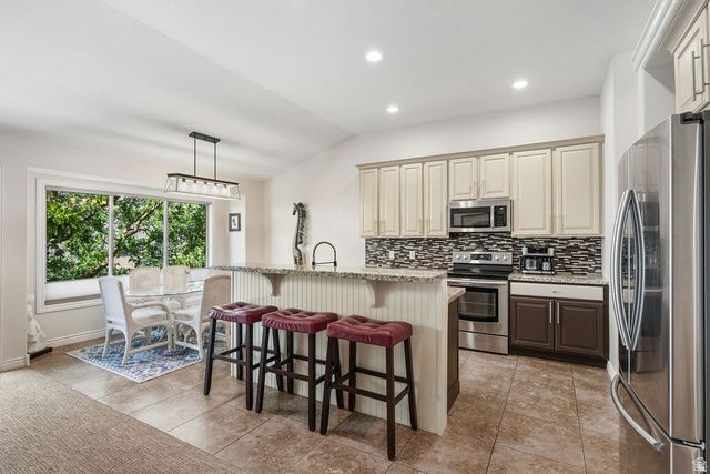 1370 E MEADOW VALLEY DR, Draper, UT 84020