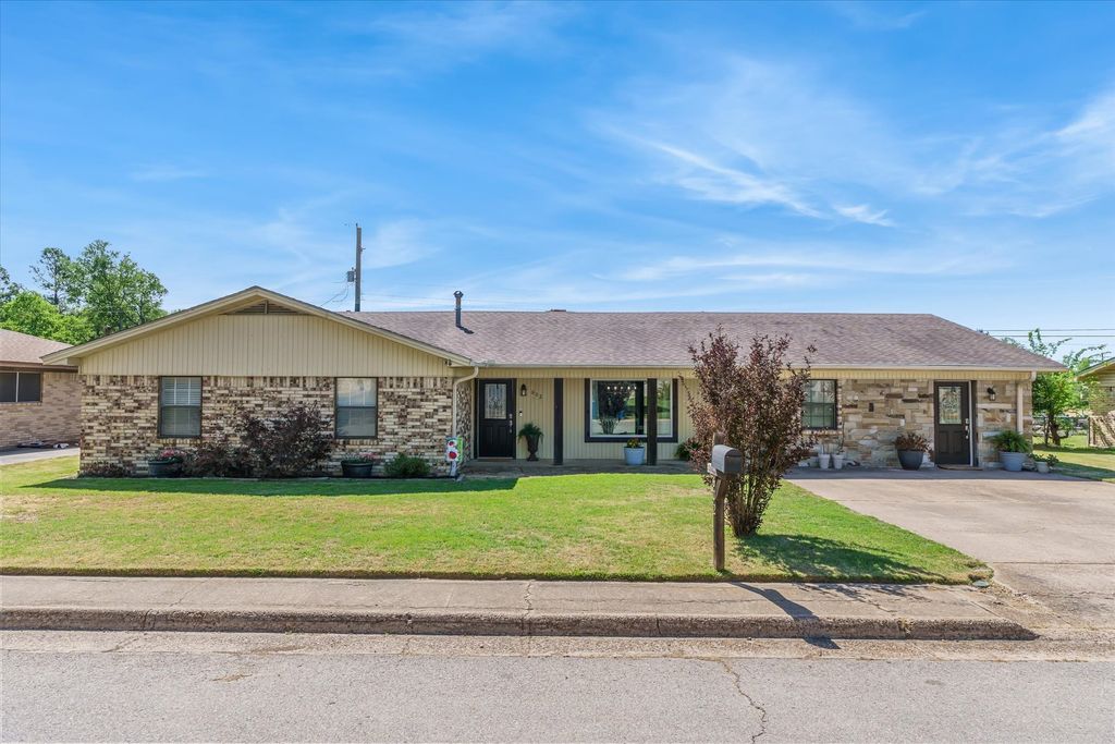 602 Gearner Drive, Winnsboro, TX 75494