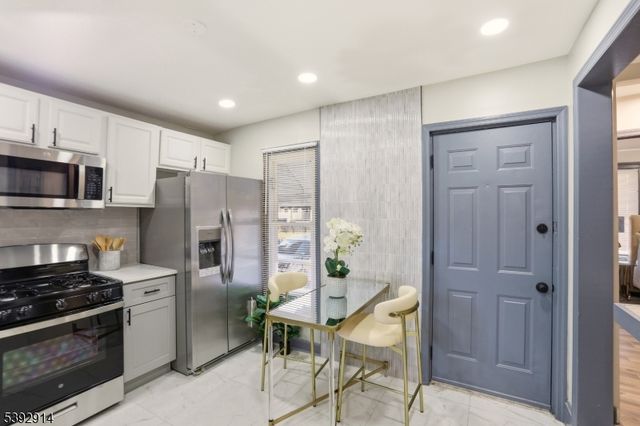 328 Halsted St, East Orange City, NJ 07018