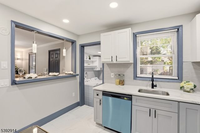 328 Halsted St, East Orange City, NJ 07018