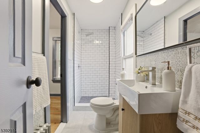 328 Halsted St, East Orange City, NJ 07018