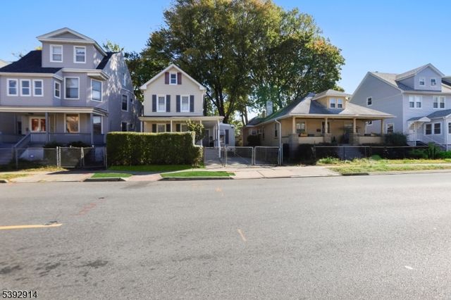 328 Halsted St, East Orange City, NJ 07018