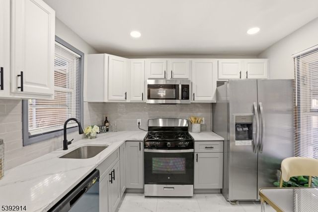 328 Halsted St, East Orange City, NJ 07018