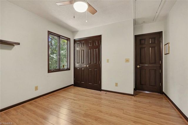 204 Ridgelea Court, Winston-salem, NC 27104