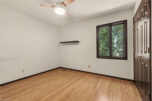 204 Ridgelea Court, Winston-salem, NC 27104
