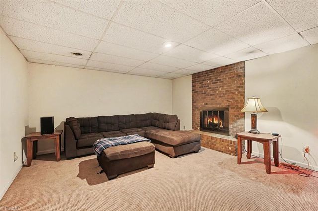 204 Ridgelea Court, Winston-salem, NC 27104