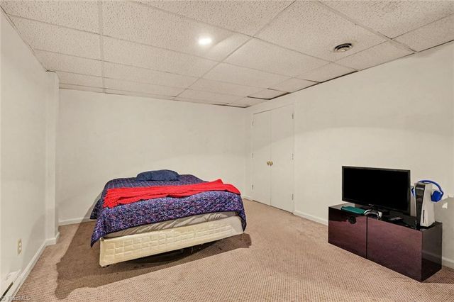 204 Ridgelea Court, Winston-salem, NC 27104