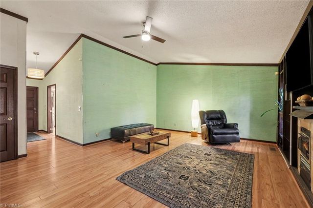 204 Ridgelea Court, Winston-salem, NC 27104