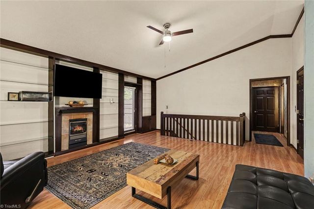 204 Ridgelea Court, Winston-salem, NC 27104