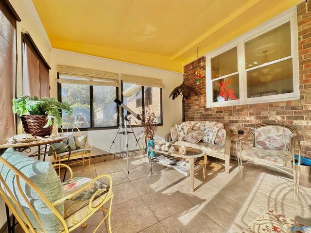 145 Lakewood Drive E, Muscle Shoals, AL 35661