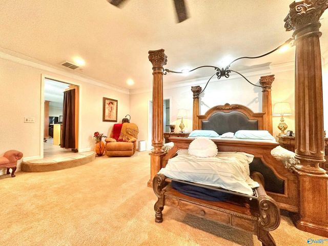 145 Lakewood Drive E, Muscle Shoals, AL 35661