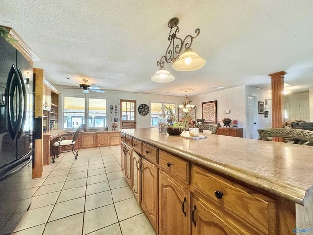 145 Lakewood Drive E, Muscle Shoals, AL 35661