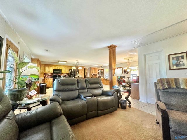 145 Lakewood Drive E, Muscle Shoals, AL 35661