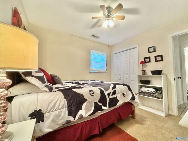 145 Lakewood Drive E, Muscle Shoals, AL 35661