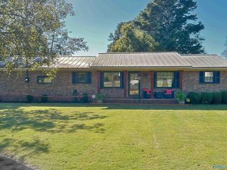 145 Lakewood Drive E, Muscle Shoals, AL 35661