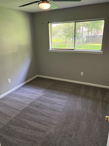 226 E Dumble Street, Alvin, TX 77511