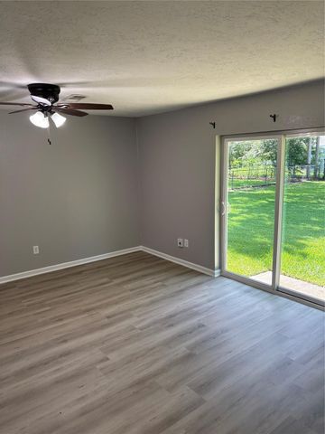 226 E Dumble Street, Alvin, TX 77511