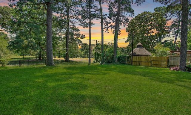 914 Saint Andrews Road, Houston, TX 77339