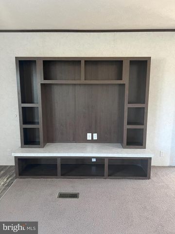 211 EISENHOWER DR, Moorefield, WV 26836