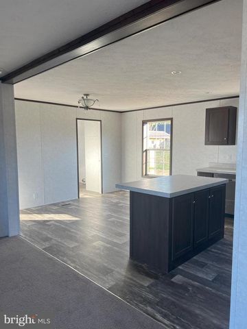 211 EISENHOWER DR, Moorefield, WV 26836