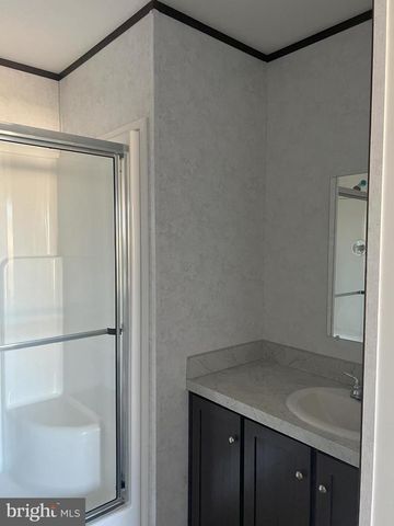 211 EISENHOWER DR, Moorefield, WV 26836