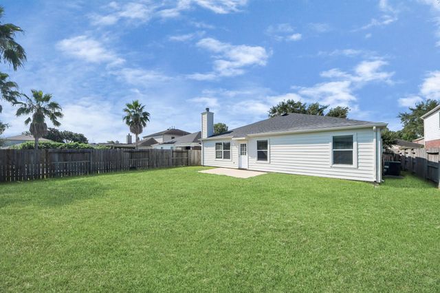 2822 Sandberry Drive, Kingwood, TX 77345