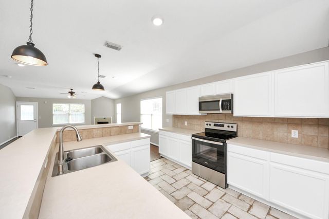 2822 Sandberry Drive, Kingwood, TX 77345