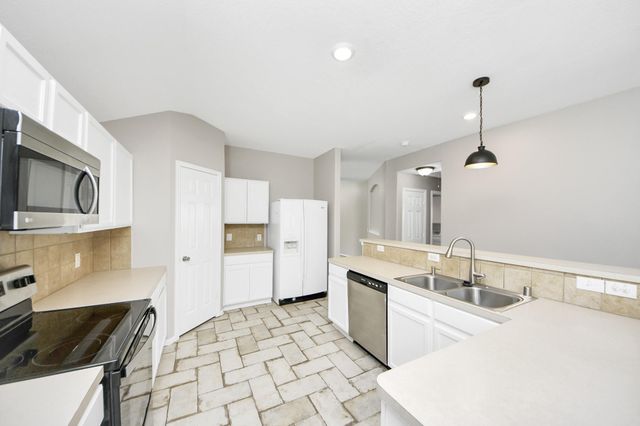 2822 Sandberry Drive, Kingwood, TX 77345