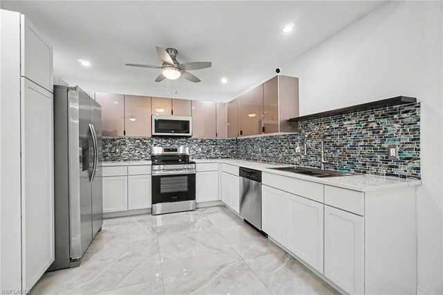 17310 Timber Oak LN, Fort Myers, FL 33908
