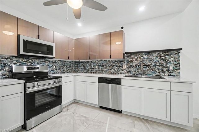 17310 Timber Oak LN, Fort Myers, FL 33908