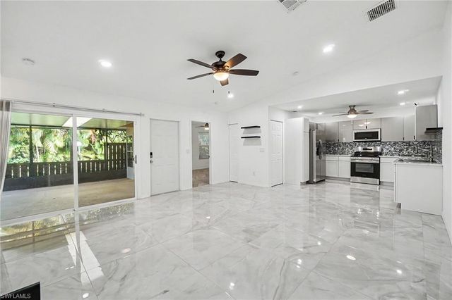 17310 Timber Oak LN, Fort Myers, FL 33908