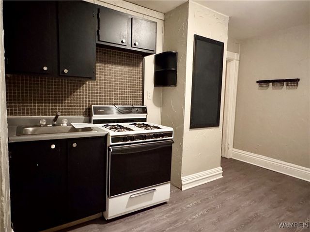 28 Ripley Place, Buffalo, NY 14213