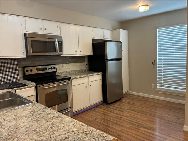 9200 W Bellfort Street 20, Houston, TX 77031