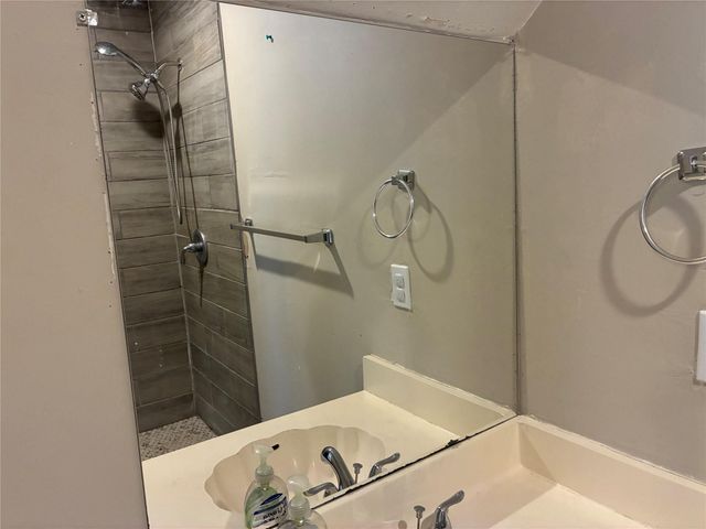 9200 W Bellfort Street 20, Houston, TX 77031