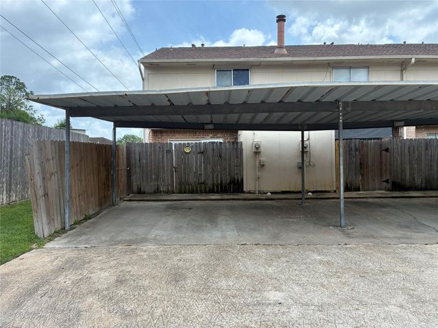 9200 W Bellfort Street 20, Houston, TX 77031