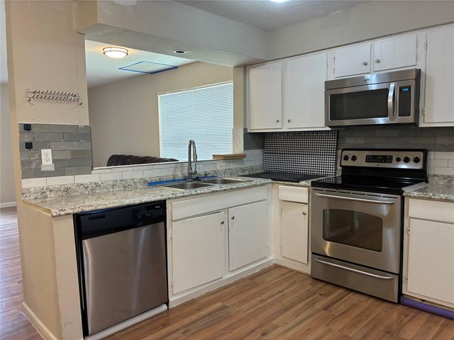 9200 W Bellfort Street 20, Houston, TX 77031