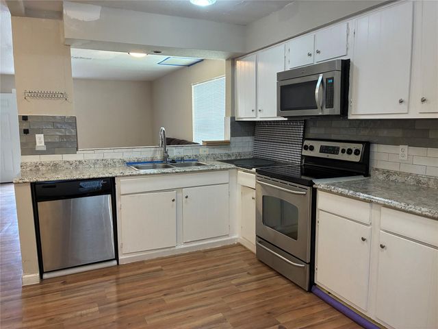 9200 W Bellfort Street 20, Houston, TX 77031